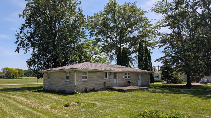 Listing Image 3