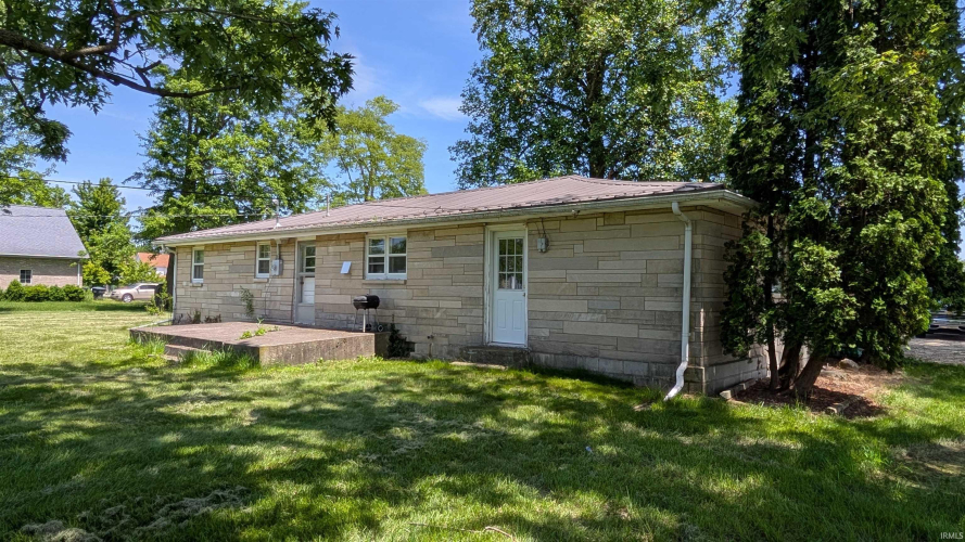 Listing Image 4