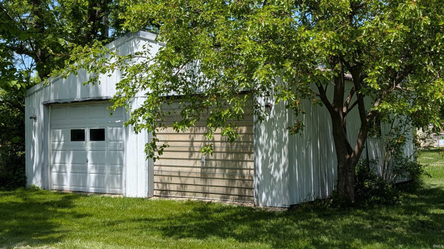 Listing Image 5