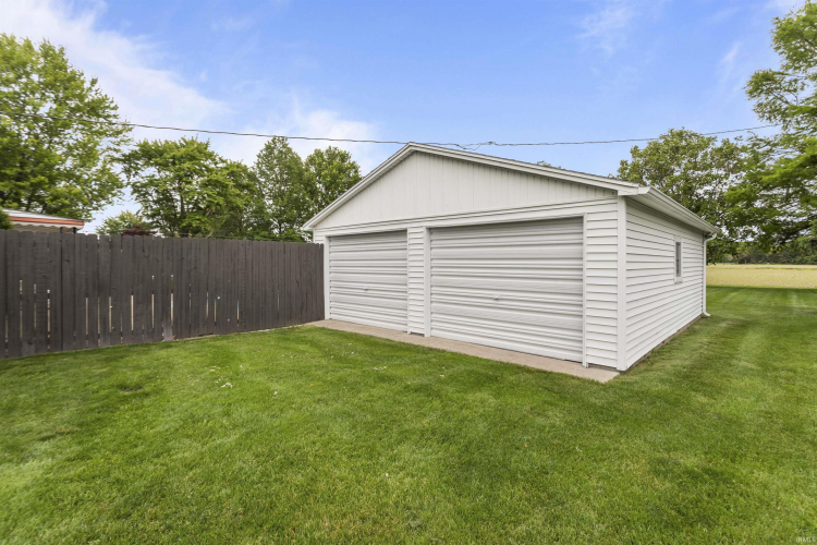 Listing Image 8