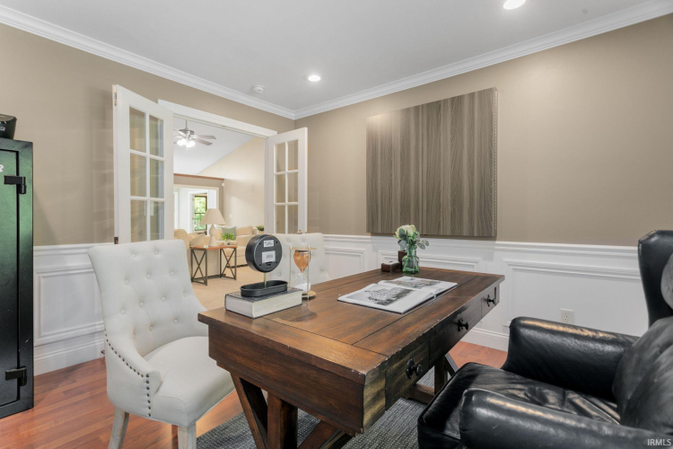 Listing Image 12