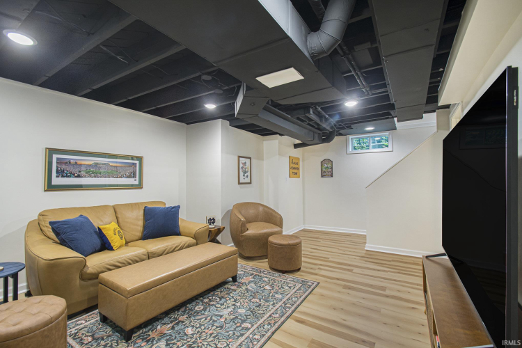 Listing Image 18
