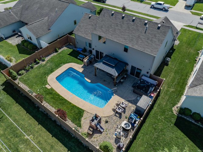 Listing Image 4