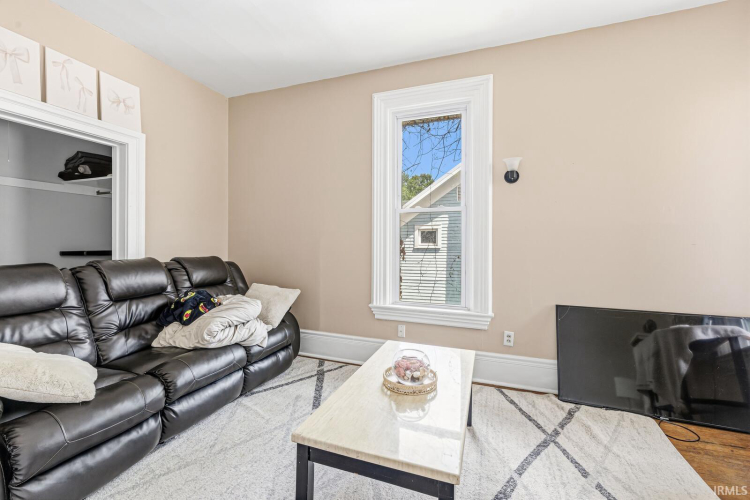 Listing Image 16