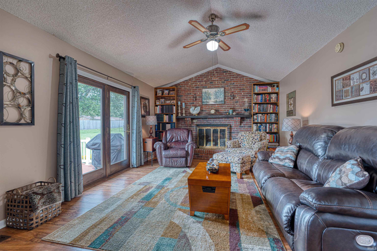 Listing Image 16