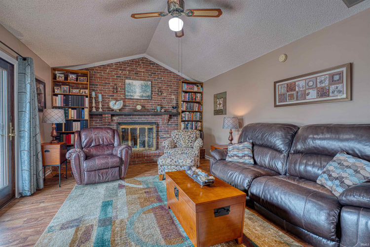 Listing Image 17