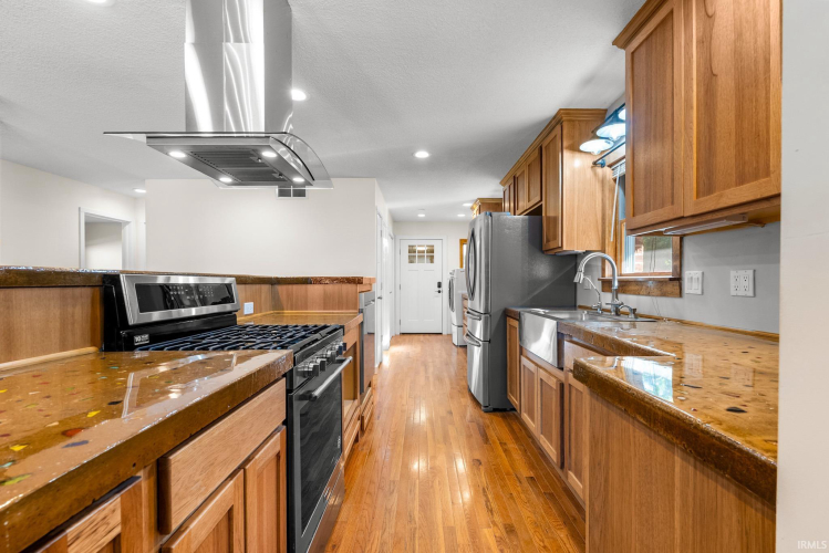 Listing Image 18