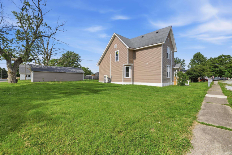 Listing Image 27