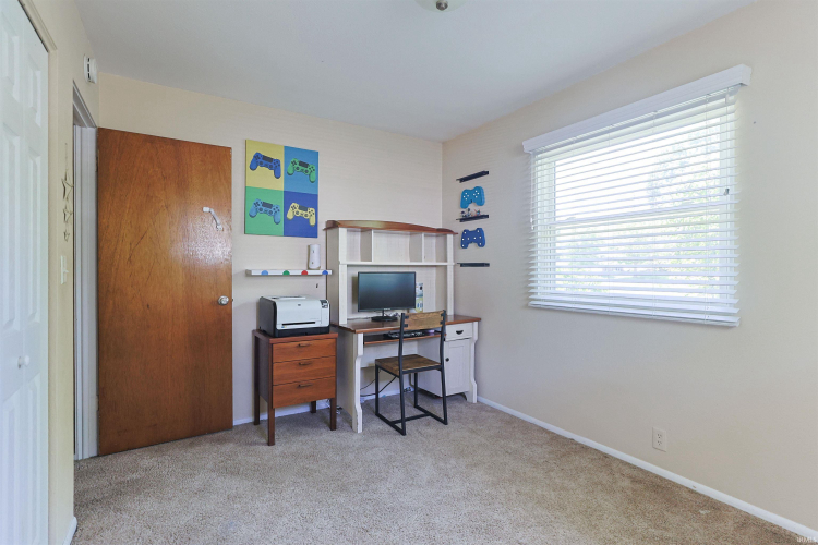 Listing Image 17