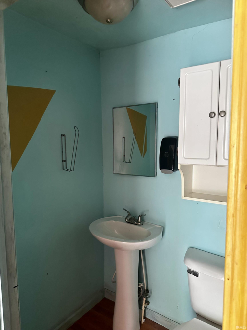 Listing Image 6
