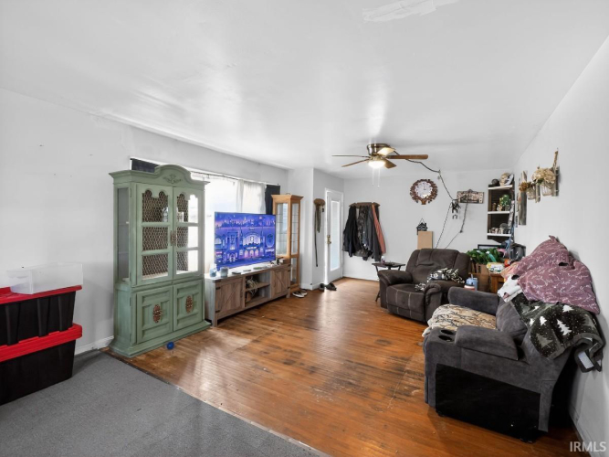 Listing Image 12