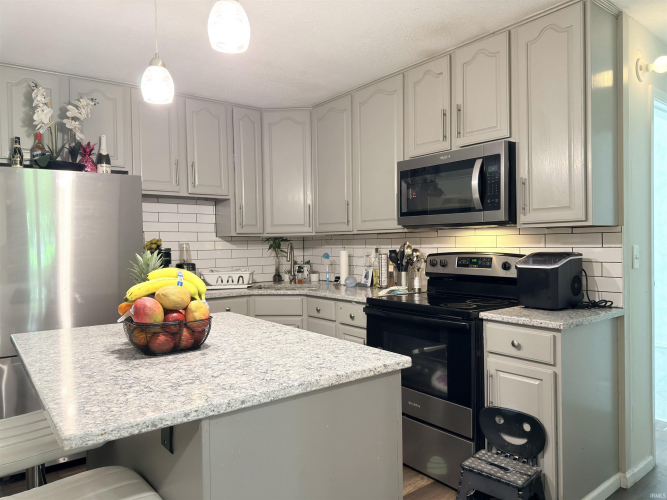 Listing Image 6