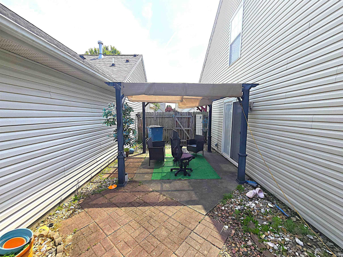 Listing Image 9