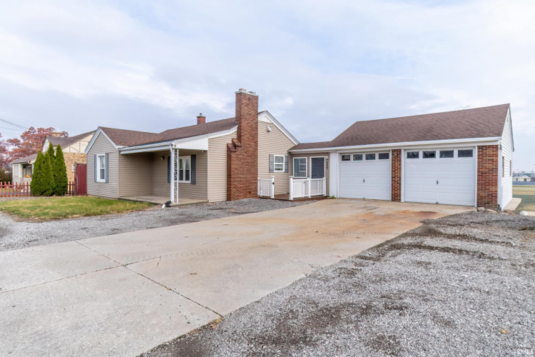 Listing Image 9