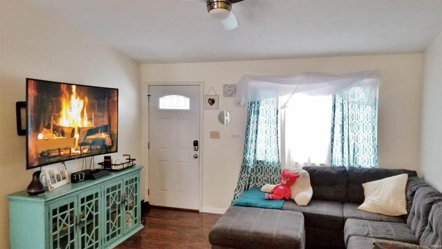 Listing Image 16