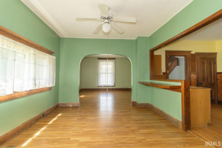 Listing Image 10