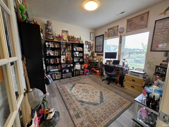 Listing Image 17