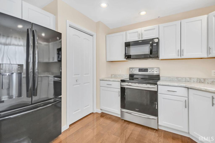 Listing Image 18