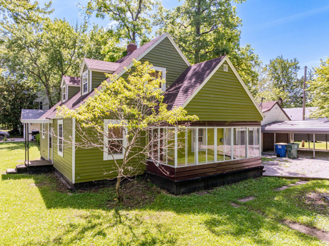 Listing Image 4