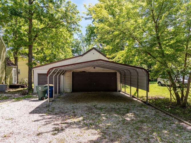 Listing Image 6