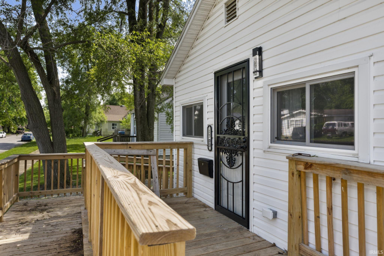 Listing Image 4