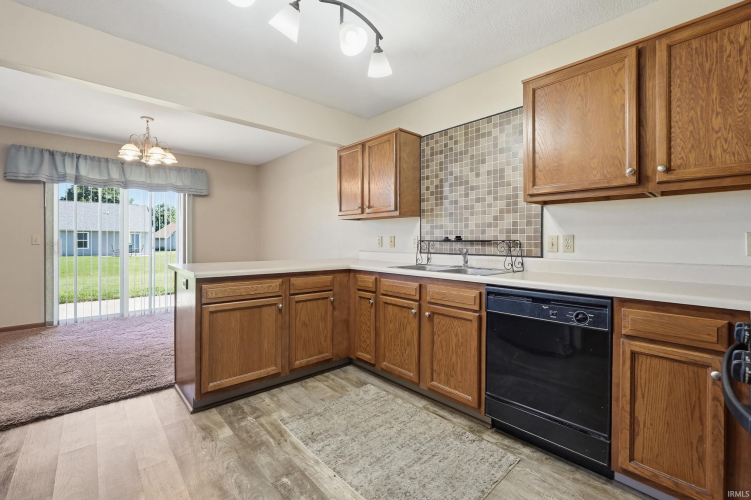 Listing Image 16