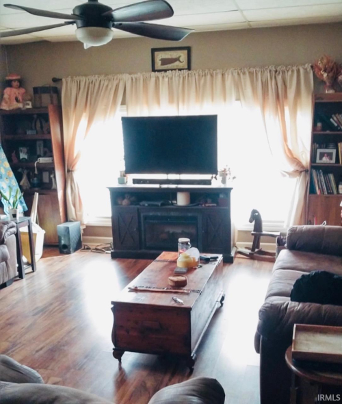 Listing Image 5
