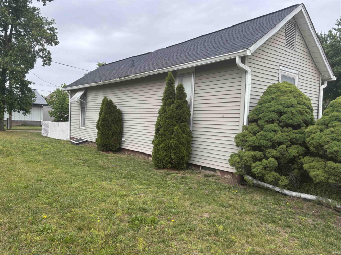 Listing Image 4