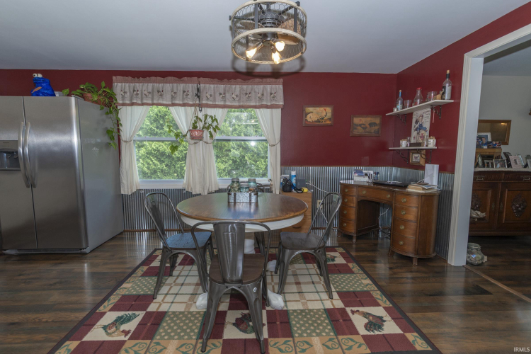 Listing Image 19