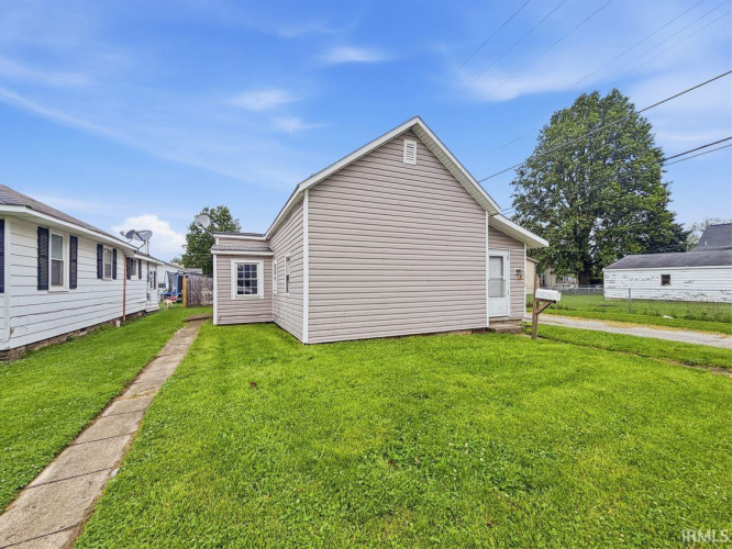 Listing Image 3