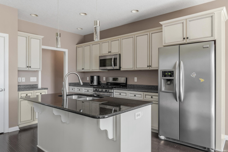 Listing Image 10