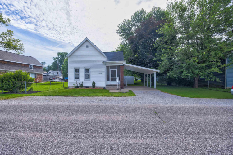 Listing Image 4