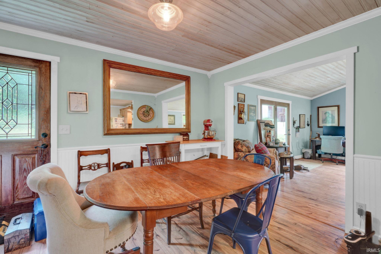 Listing Image 5