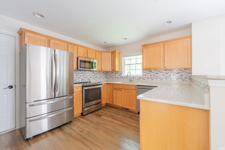 Listing Image 11