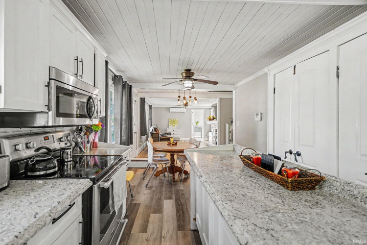 Listing Image 14