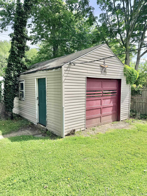 Listing Image 3