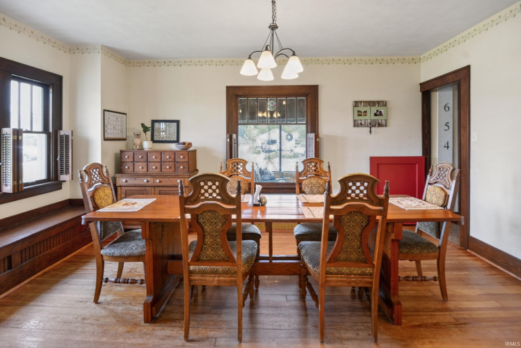 Listing Image 15