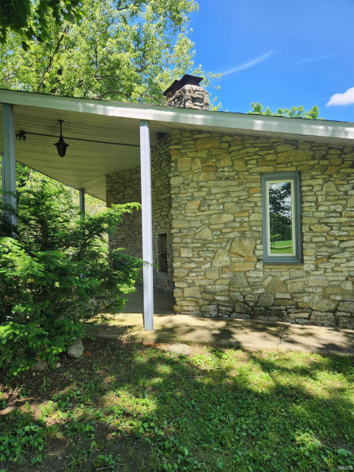 Listing Image 4