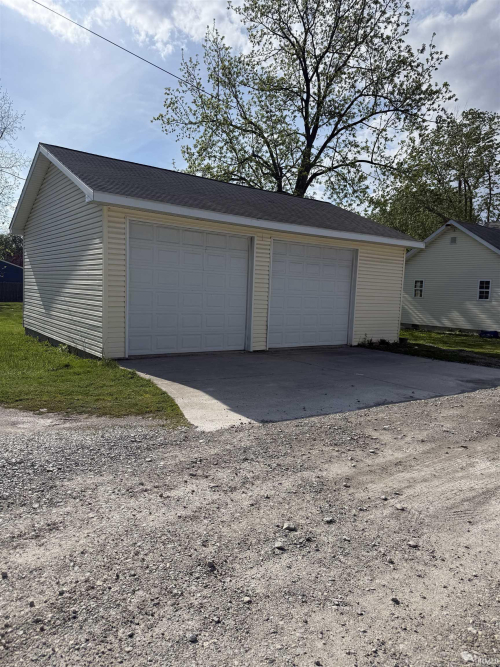 Listing Image 5