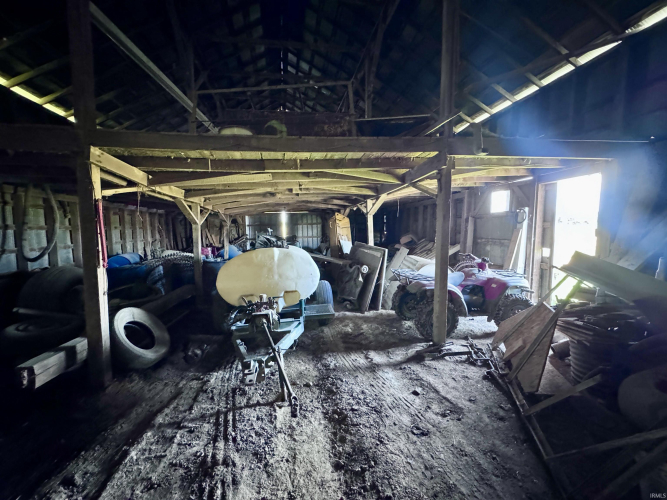 Listing Image 12