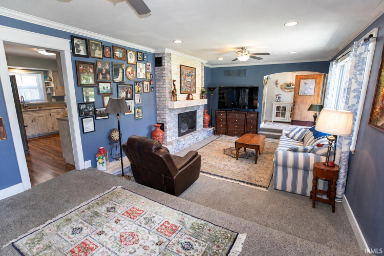 Listing Image 8