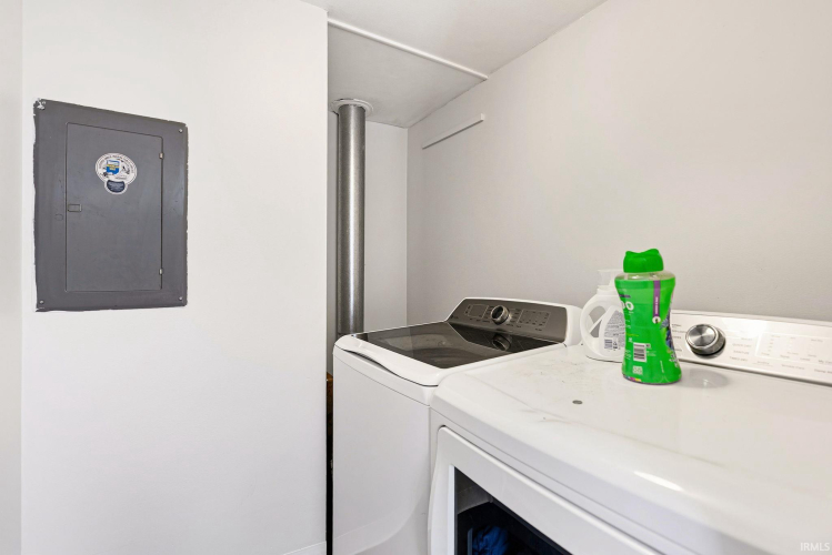 Listing Image 19