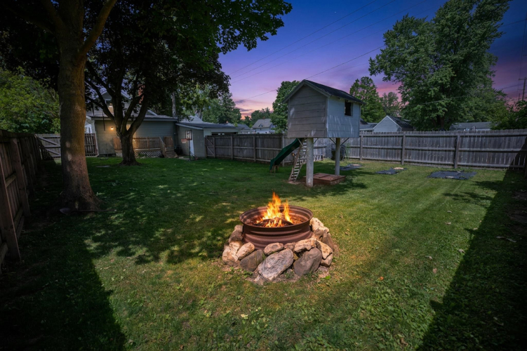 Listing Image 22