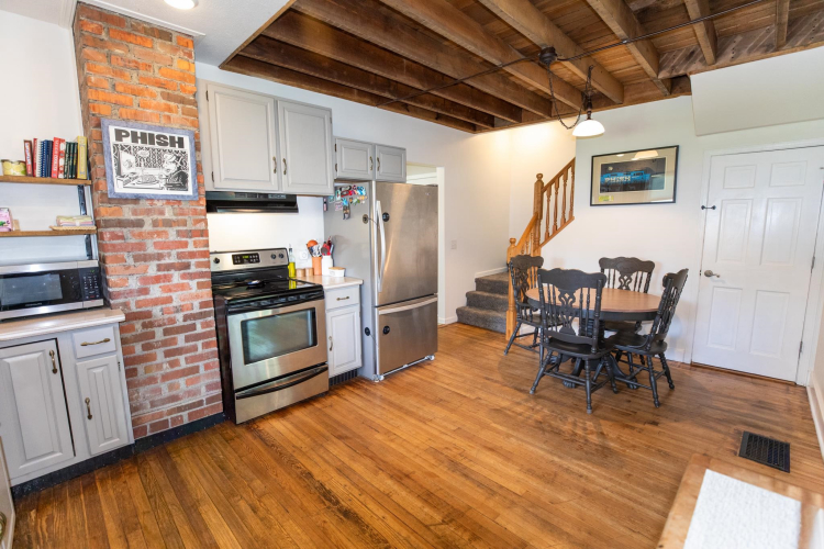 Listing Image 8