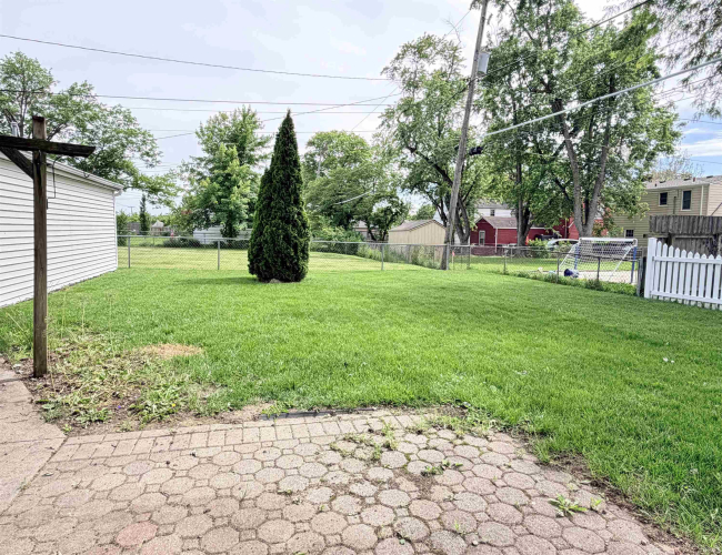 Listing Image 6