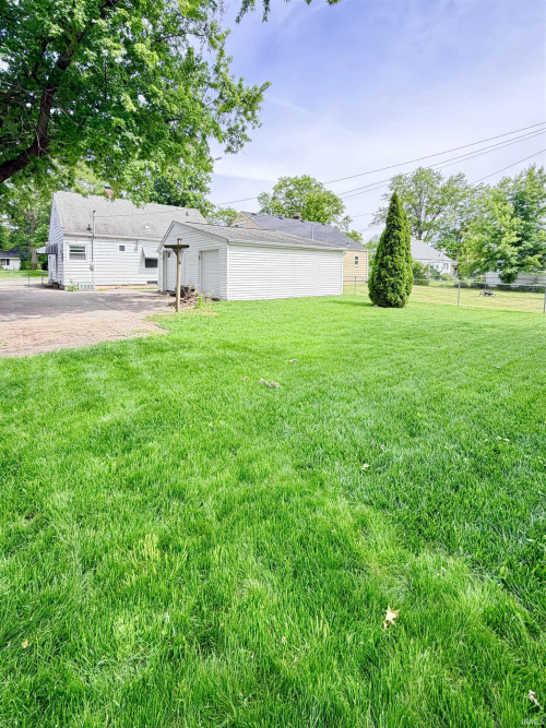Listing Image 8