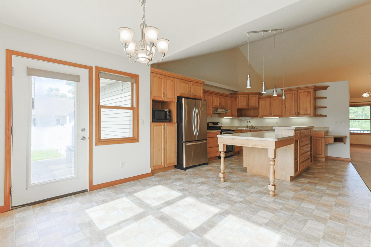 Listing Image 19