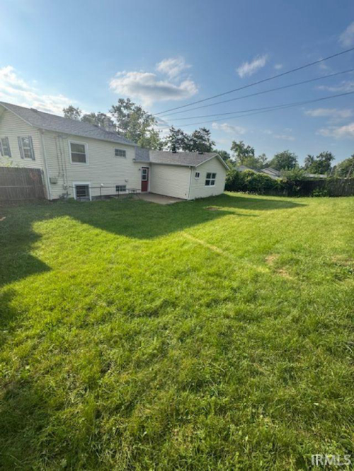 Listing Image 4