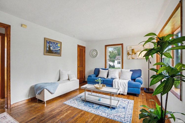 Listing Image 3