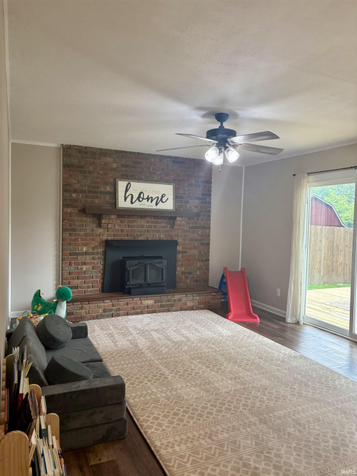 Listing Image 10
